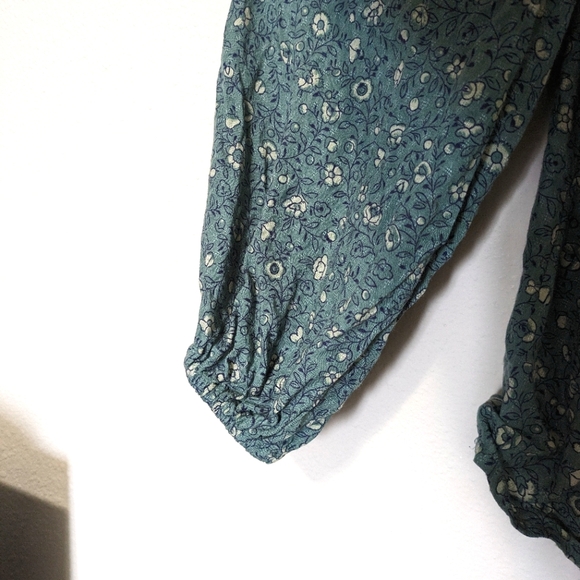 Universal Thread Top - Picture 2 of 4